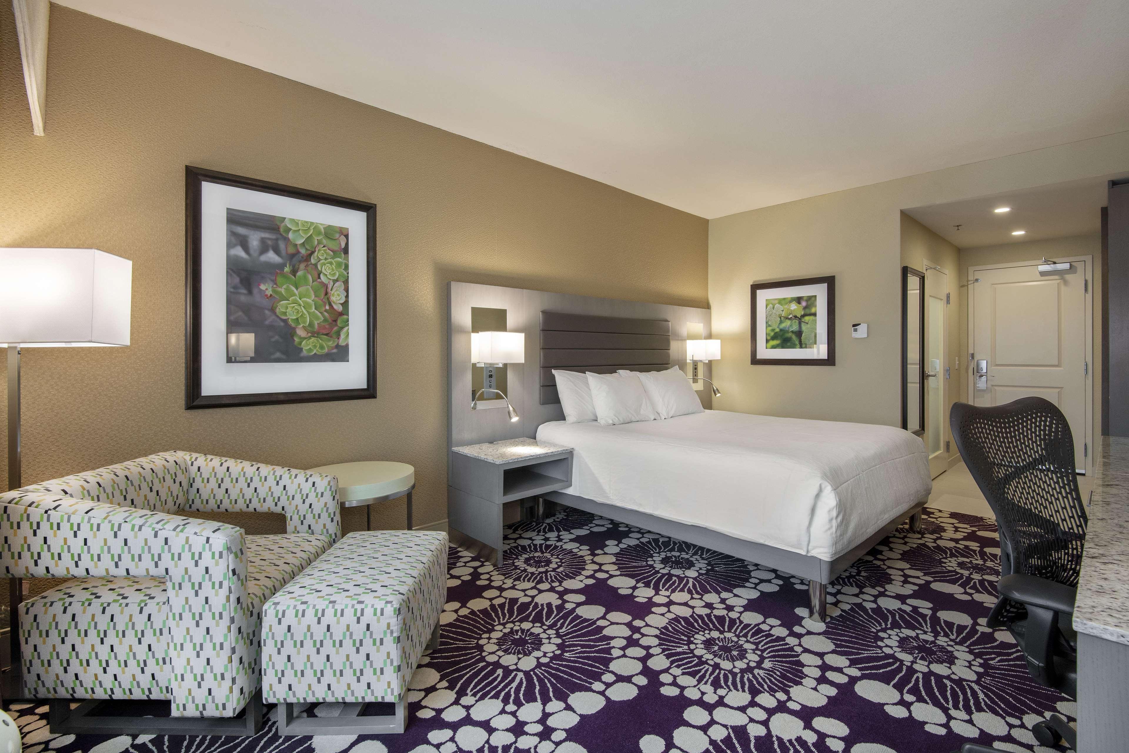 Hilton Garden Inn Raleigh/Crabtree Valley Exterior foto