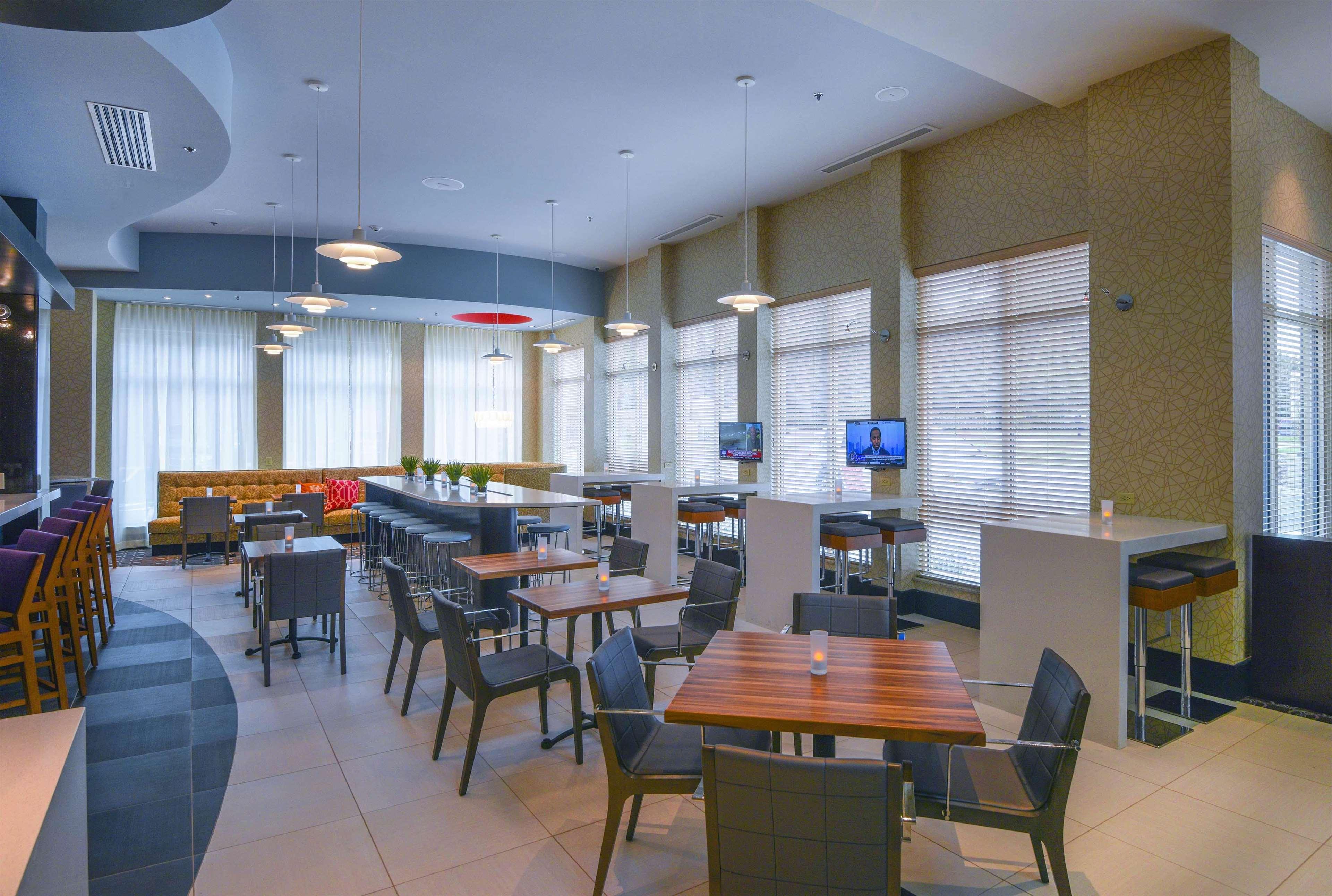 Hilton Garden Inn Raleigh/Crabtree Valley Exterior foto