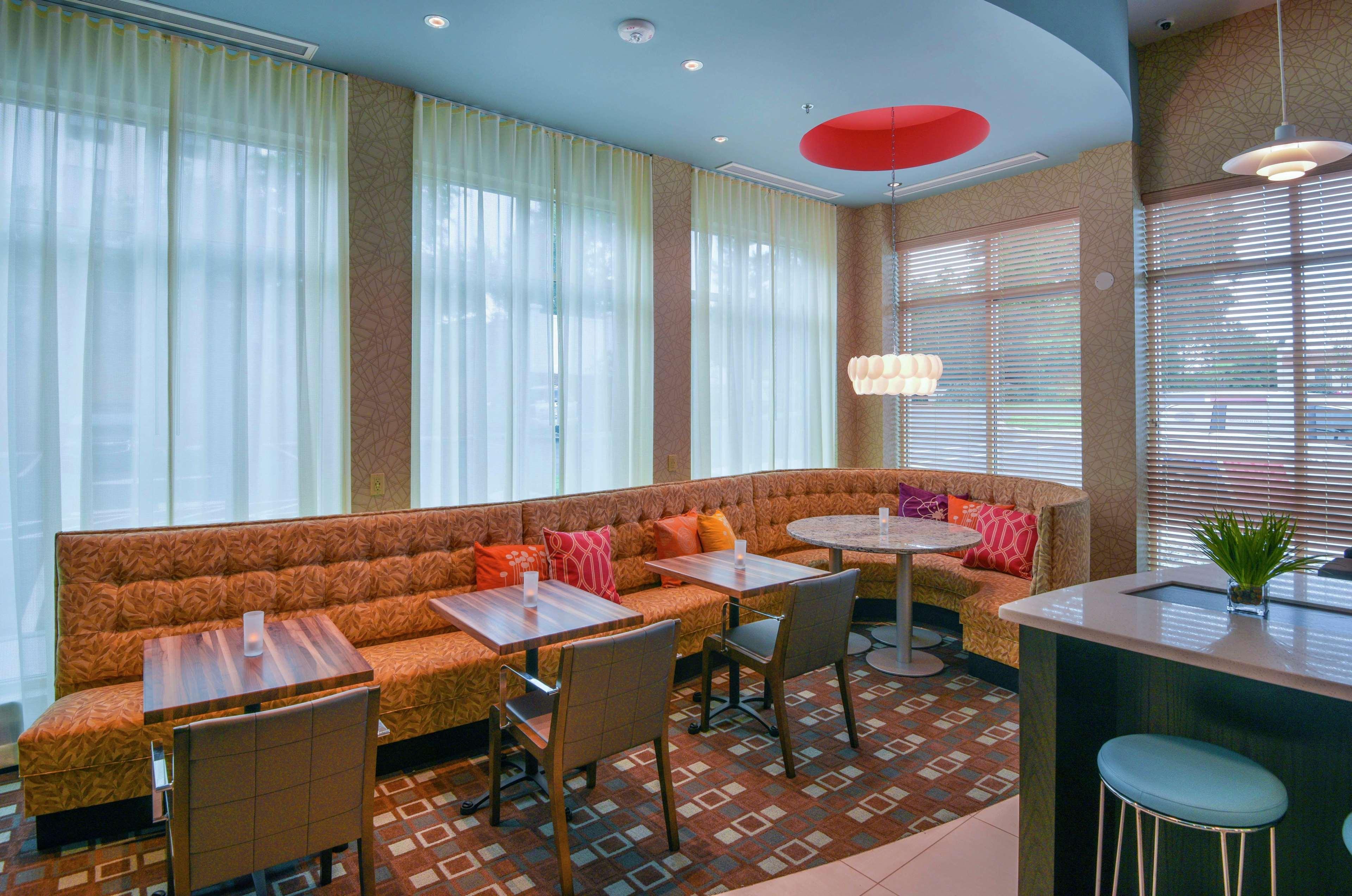 Hilton Garden Inn Raleigh/Crabtree Valley Exterior foto