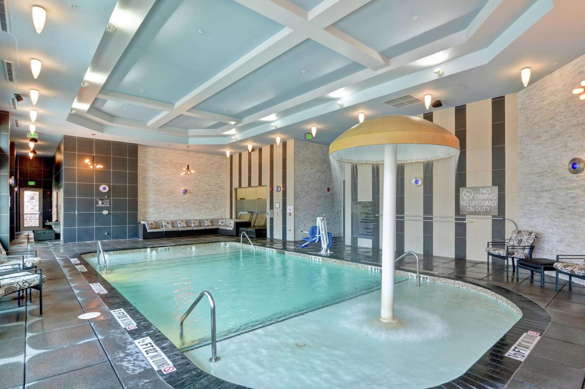 Hilton Garden Inn Raleigh/Crabtree Valley Exterior foto