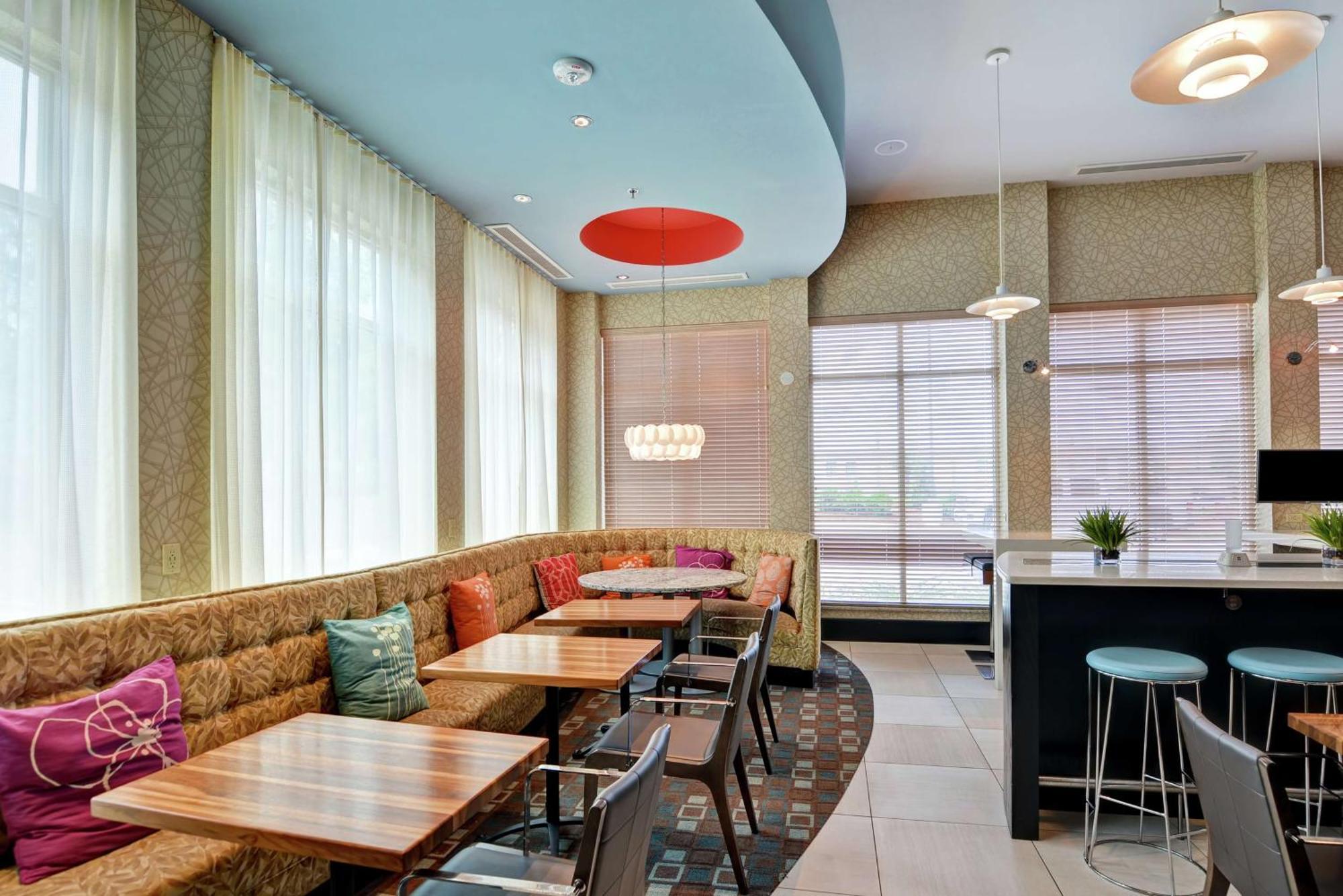 Hilton Garden Inn Raleigh/Crabtree Valley Exterior foto