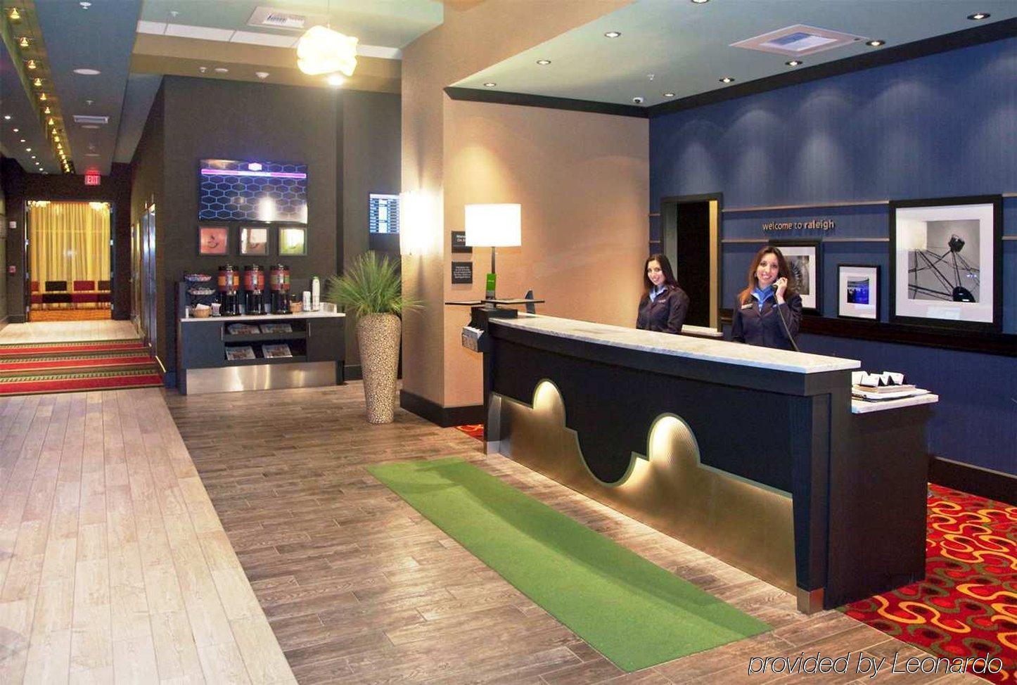 Hilton Garden Inn Raleigh/Crabtree Valley Exterior foto