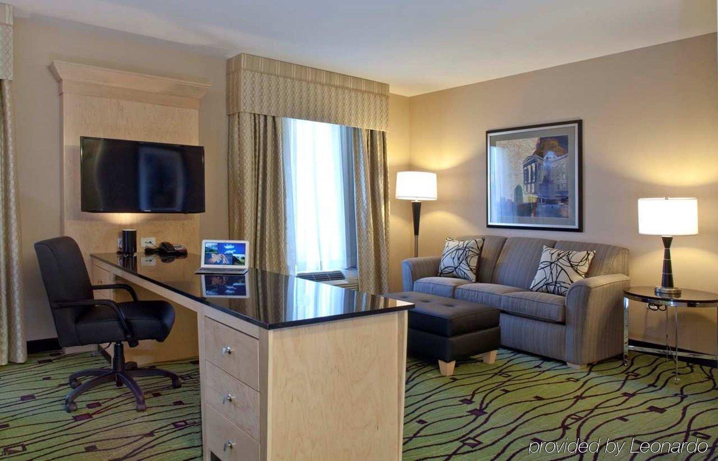Hilton Garden Inn Raleigh/Crabtree Valley Exterior foto